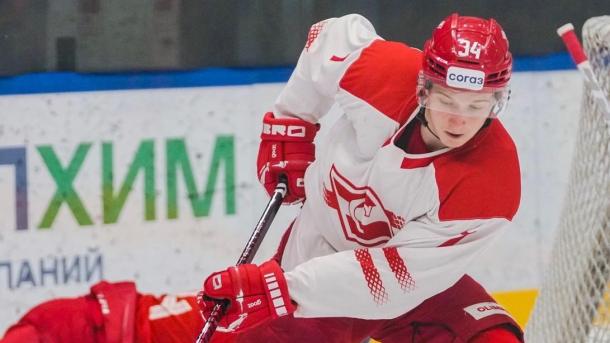 Омский «Авангард» нацелился на защитника «Спартака» Егора Савикова