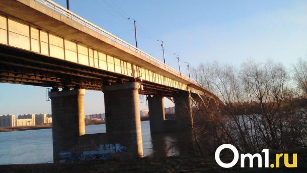 Опасный штырь: мост у Телецентра травмировал омича