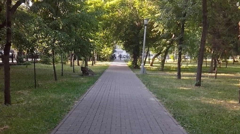 Первомайский сквер омск фото