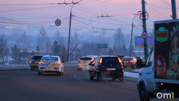 С 8 марта на Ленинградском мосту запретят движение грузовых машин