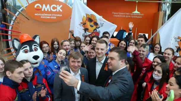 В Омске прошла встреча молодёжи с Виталием Хоценко и Григорием Гуровым