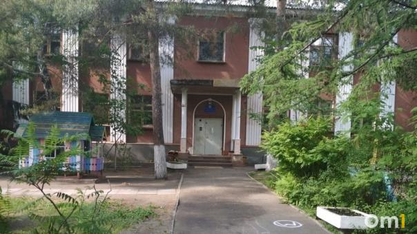 Родителей из омского детского сада сначала отправили за раскладушками, а потом передумали