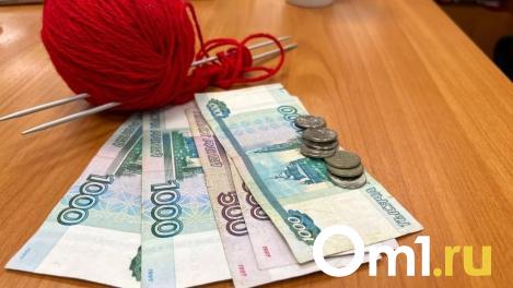 Полицейские нашли женщину, которая сотрудничала с аферистами и украла у омички 139 тысяч