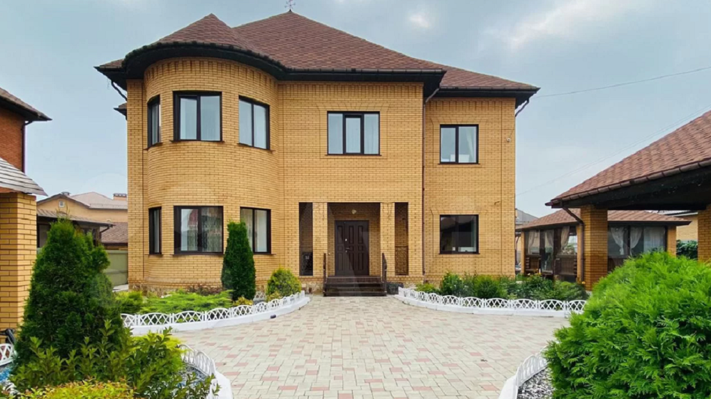 В Омске продают дом мечты за невероятную сумму – ФОТО