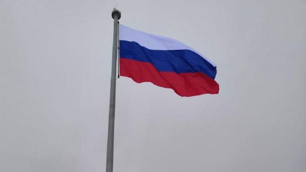 В Омской крепости подняли гигантский триколор