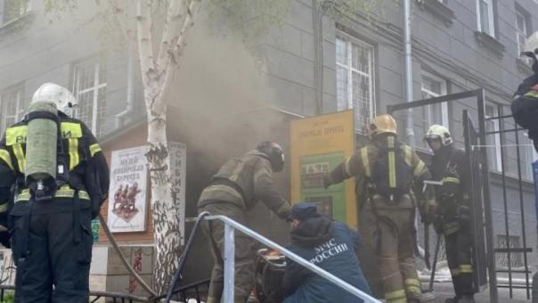 Музей «Сибирская береста» загорелся в Новосибирске. ВИДЕО