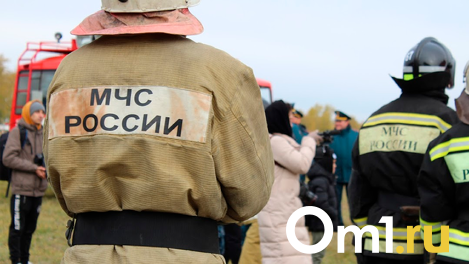 Продуктовый киоск вспыхнул в Новосибирске. ВИДЕО
