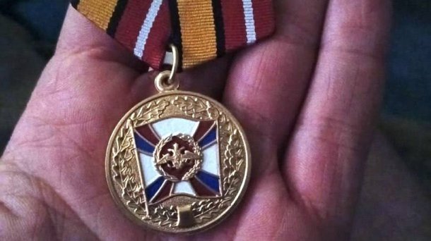 Омич получил медаль за спасение мирных жителей