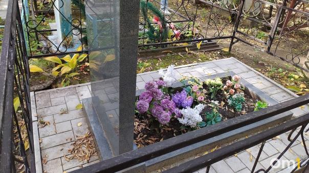 На родительский день в Омске образовались большие пробки