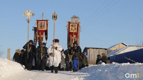 Хайп на Крещение: новосибирские священники раскритиковали купание в проруби