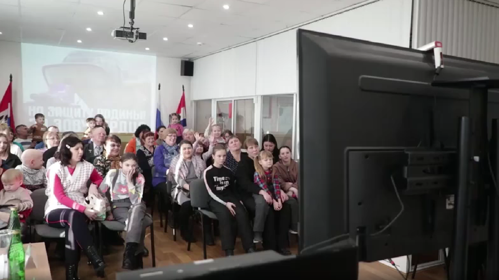 В Новосибирске провели телемост с военнослужащими в зоне СВО