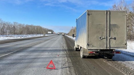На трассе Омск — Черлак в тройной аварии пострадала 10-летняя девочка