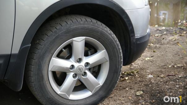 Омский подросток попал под колёса автомобиля, когда нарушал ПДД
