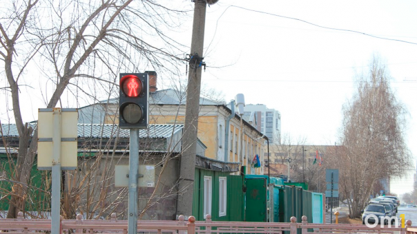 В Октябрьском районе Новосибирска установят новые светофоры за 7,6 млн рублей