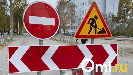 На омском Левобережье ушла под землю парковка возле дома