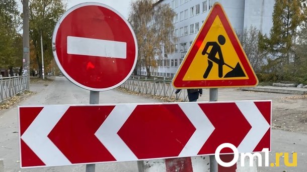 На омском Левобережье ушла под землю парковка возле дома