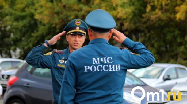 Инспектор МЧС спас пенсионерку из горящего дома в Новосибирске