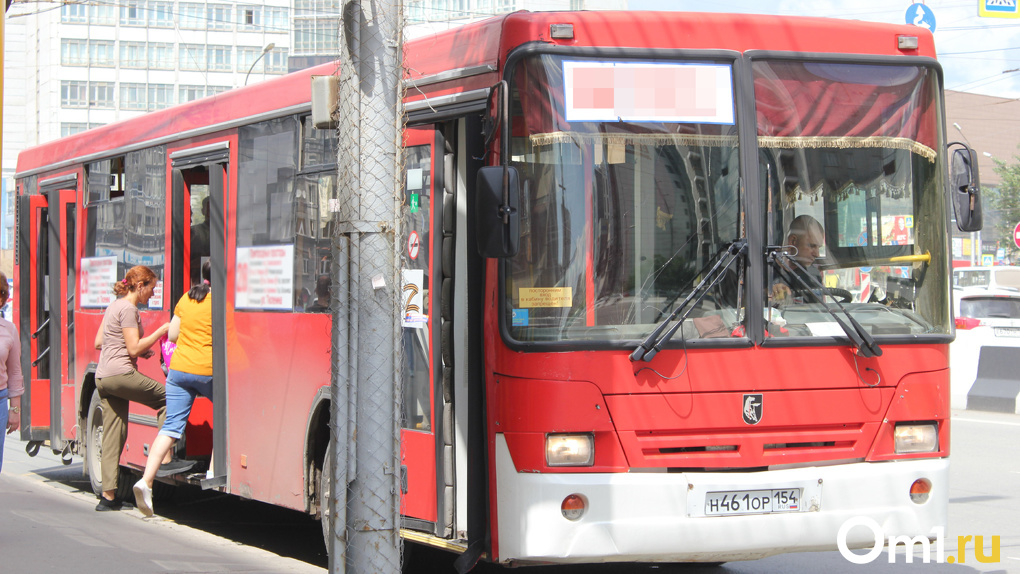 Схему движения двух автобусов и маршрутки изменили в Новосибирске