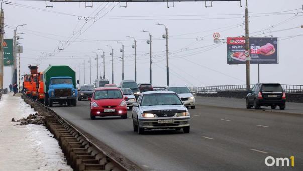 На мосту у омского Телецентра могут организовать реверсивное движение