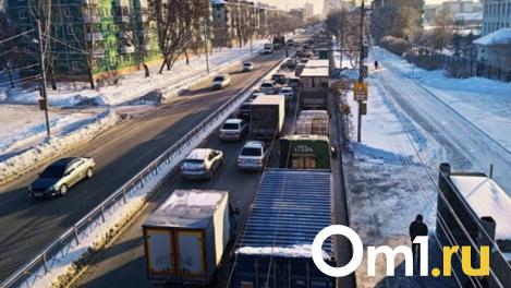 В Новосибирске вступили в силу весенние ограничения для тяжёлого транспорта