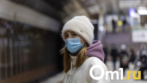 О новой особенности «омикрона» рассказал новосибирцам медик