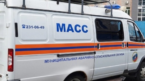 В Новосибирске девушка оказалась запертой на балконе в мороз