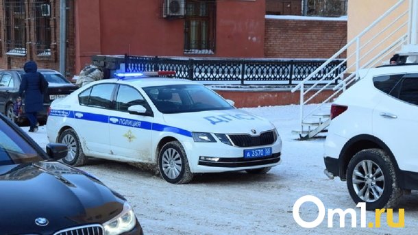 Омичей будут штрафовать зимой за езду в летних шинах