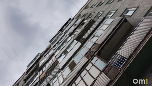 Смертельная фотосессия: подросток упал с балкона 22-этажного дома в Новосибирске
