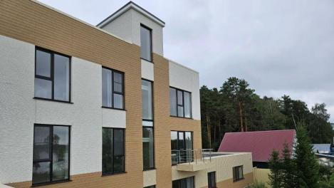 Роскошный особняк с видом на Обь продают за 175 млн рублей в Новосибирске