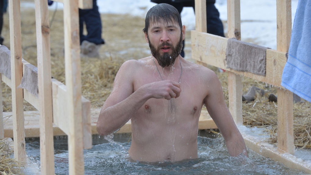Как проходит Крещение в Омске: 10 ярких фотографий