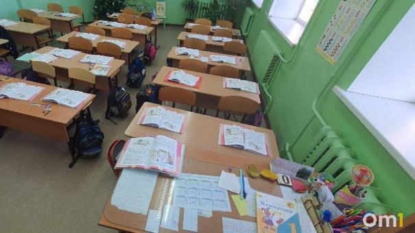 В омской школе прорвало трубу с горячей водой