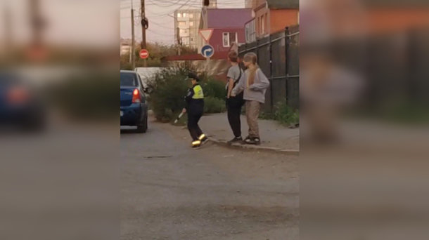 Юный «сотрудник ДПС» взволновал жителей Центрального округа Омска