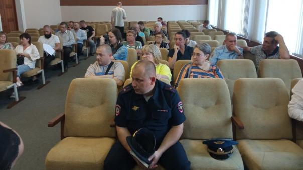 Мэр Новосибирска Анатолий Локоть встретился с жителями микрорайона Хилокского рынка