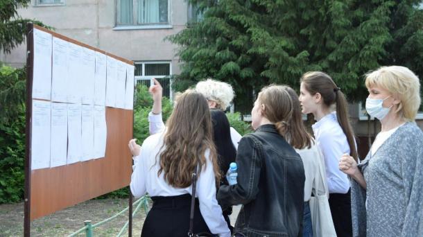 В 2025 году 2 000 новосибирских школьников ждут пересдачи по ОГЭ и ЕГЭ