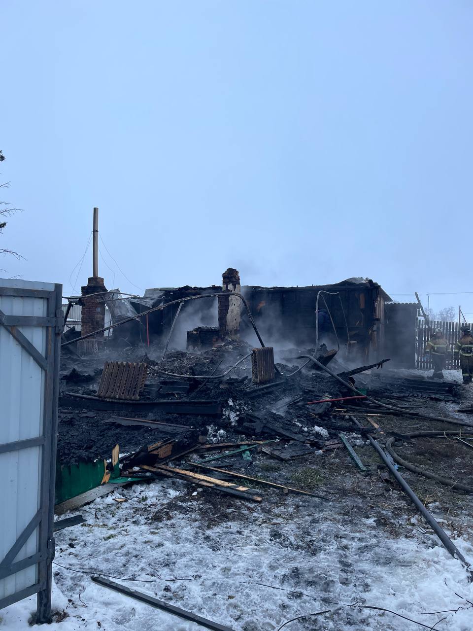 Две женщины погибли в страшных пожарах в Омской области - Новости Омска -  om1.ru