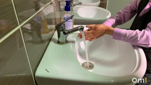 В домах омичей пропала вода: жалуются жители разных районов города