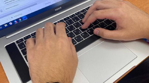 Роскомнадзор блокирует искусственный интеллект в России