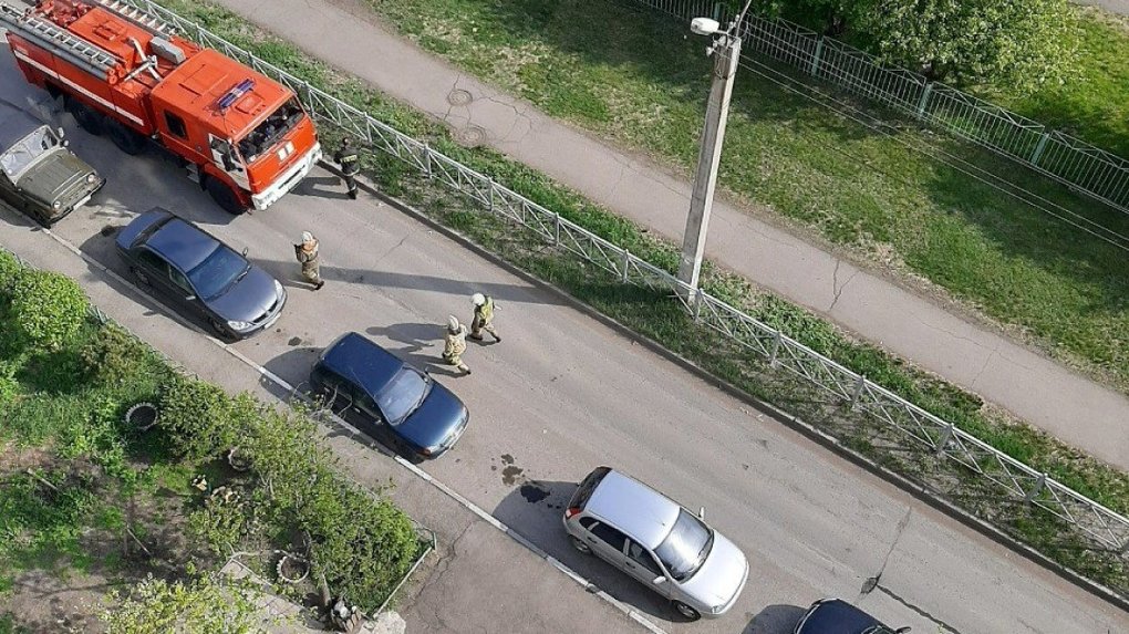 В Омске во время пожара в девятиэтажке на Дмитриева погибла женщина