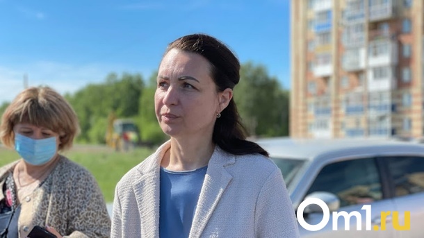 Экс-мэр Омска Фадина прокатилась на самокате и прокомментировала последние новости о Whoosh