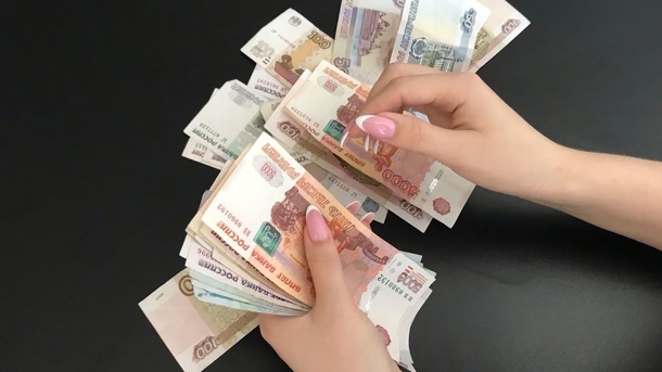 Каждый омич сможет получить от государства 40 000 рублей в этом году