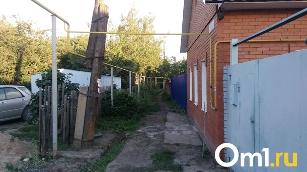 Омичи бросают город и начинают строить дома в селе