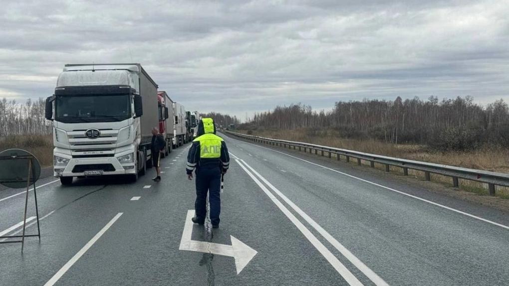 Трассу Тюмень — Омск вновь закроют для некоторых автомобилей