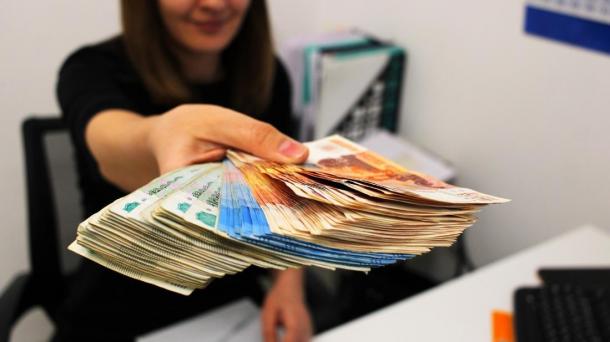 В Новосибирске семья сотрудника ГИБДД не смогла объяснить происхождение 80 миллионов рублей