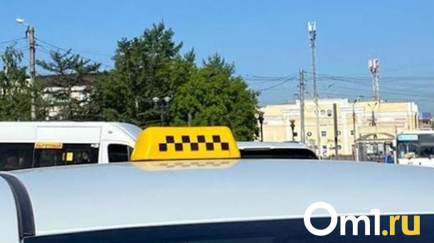 Тысячи таксистов в Омске остались без зарплаты