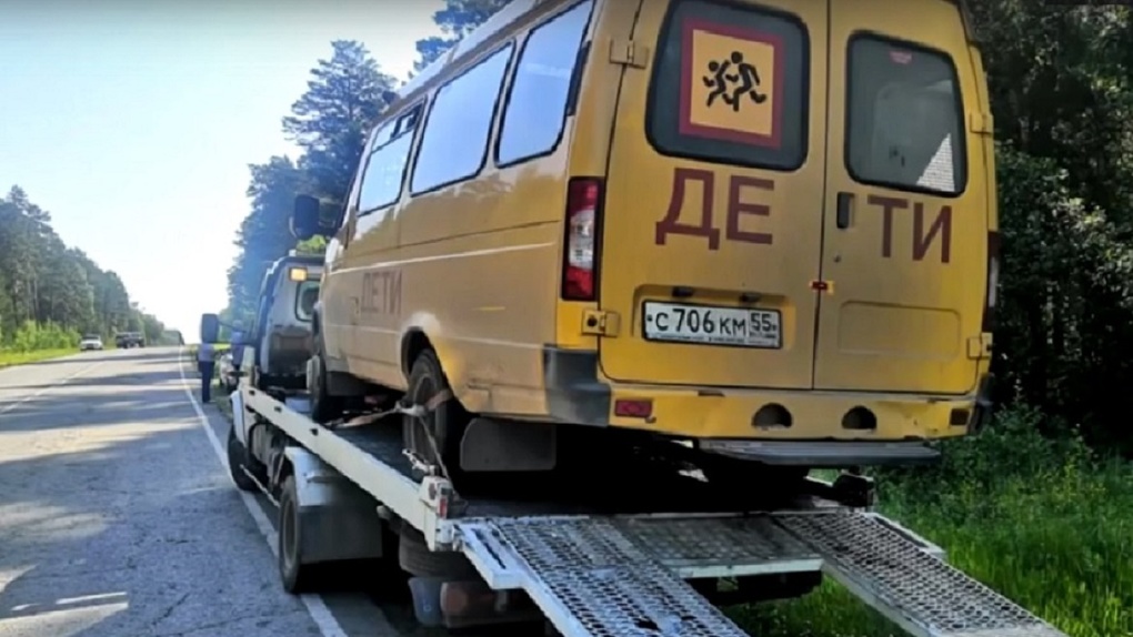 В Омской области пьяный водитель вёз школьника на экзамен – ВИДЕО