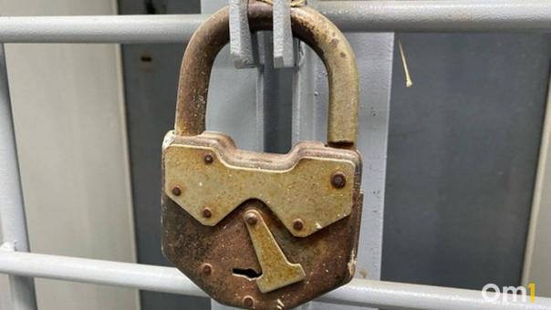 Суд отправил под стражу руководителей компаний, которые строили школу в Исилькуле