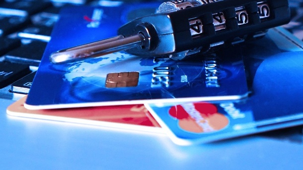 ВТБ: россияне оставляют более 10% чаевых от суммы счета