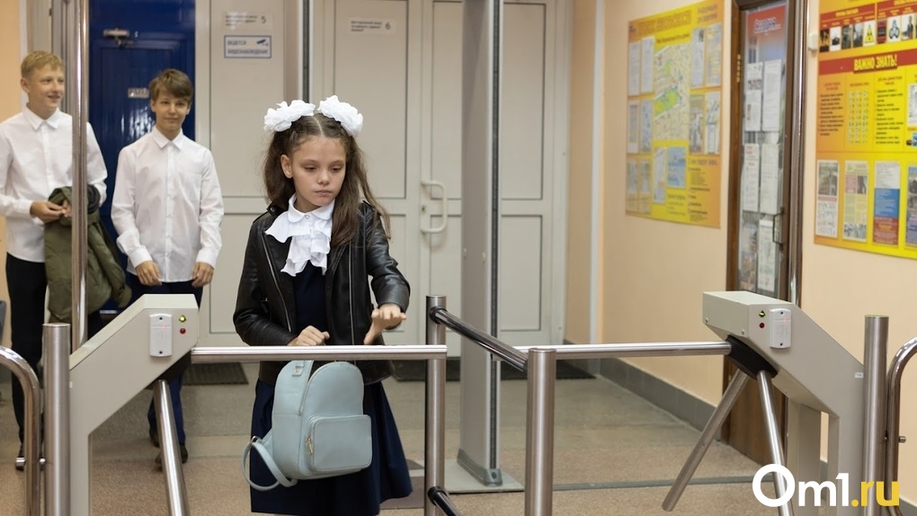 В новосибирских школах детей отправили на дополнительные каникулы из-за COVID-19
