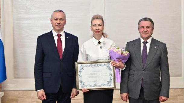 Вручение наград в честь Дня России: знаменитые новосибирцы получают заслуженные награды