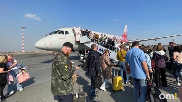В Омском аэропорту почти на час задержали рейс в Москву